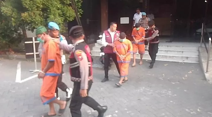 oke kades 3678087159