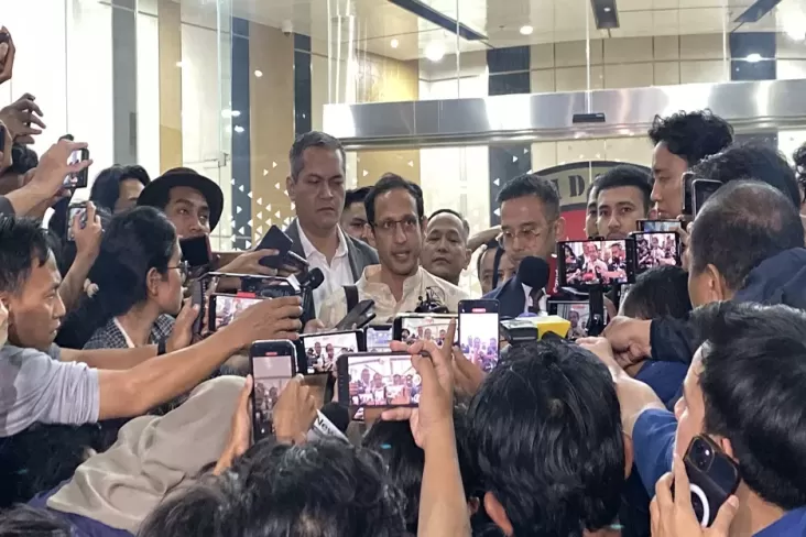 usai diperiksa kejagung 12 jam nadiem makarim izinkan saya pulang karena keluarga menunggu mtd