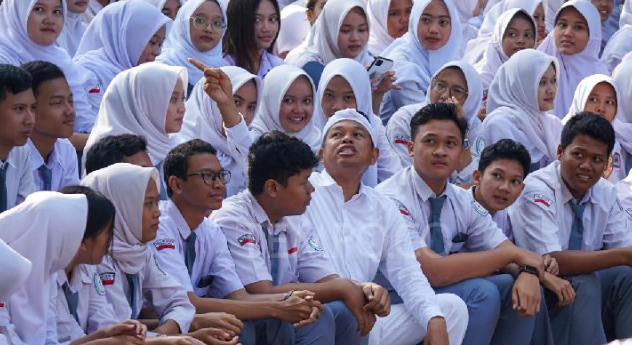 Usulan Gubernur Jabar Dedi Mulyadi Tambah Kuota Siswa per Kelas Jadi 50 Orang Tuai Perhatian: Pemerintah Pusat Minta Pertimbangan Kondusivitas 1 Screenshot 2025 07 01 185451