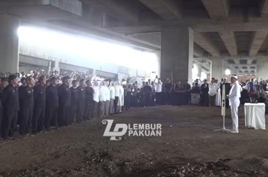 Lantik Pejabat di Kolong Tol, Gubernur Dedi Mulyadi Tegaskan Misi Pulihkan Wajah Jawa Barat: “Saya Ingin Kembalikan Jawa Barat Jadi Sepenggal Surga” 1 Screenshot 2025 07 03 145413