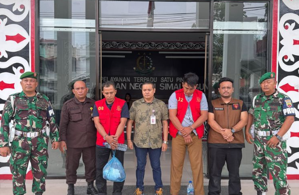 Saksi Kasus Korupsi Dana Desa yang Lompat ke Sungai hingga Tewaskan Calon Jaksa Kini Kenakan Rompi Tahanan 1 Screenshot 2025 07 05 104024