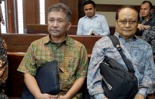 Dua Mantan Pejabat Tinggi BP Migas Dituntut 12 Tahun Penjara dalam Kasus Kondensat 1 Screenshot 2025 07 05 121449