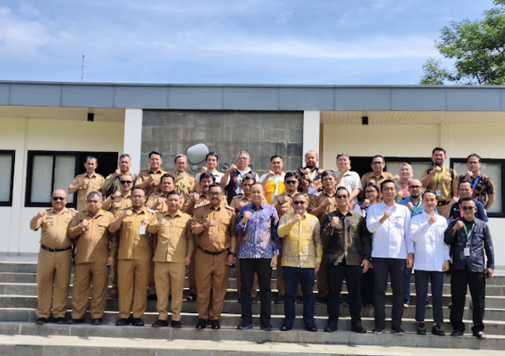 Bupati Asep Japar Buka Rakor Forum TJSPKBL/CSR 2025 Kabupaten Sukabumi: Dorong Sinergi Dunia Usaha dan Pemerintah Daerah 1 Screenshot 2025 07 07 204124