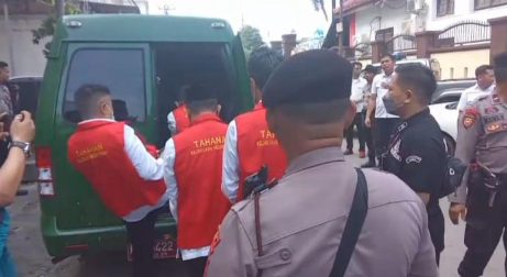 Tendangan, Uang Palsu, dan Mahar Politik Rp 100 Miliar: Potret Sidang Panas Terdakwa Annar Salahuddin di Gowa 1 Screenshot 2025 07 24 114237
