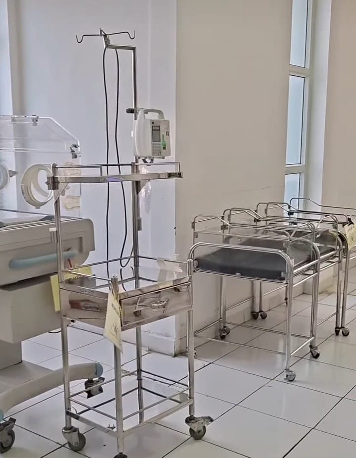 RSUD R. Syamsudin, SH Hadirkan Perawatan HCU Bayi dengan Teknologi Bilisphere 360 Pertama di Sukabumi 5 WhatsApp Image 2025 07 09 at 07.13.33 a7eb1c4a