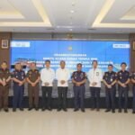 Kejagung Hibahkan Lima Kapal Rampasan Kasus Perikanan ke KKP, Nilai Mencapai Miliaran Rupiah 4 kejaksaan agung kejagung menyerahkan lima unit kapal hasil rampasan kepada kementerian kelautan dan perikanan kkp 1752289488808 169