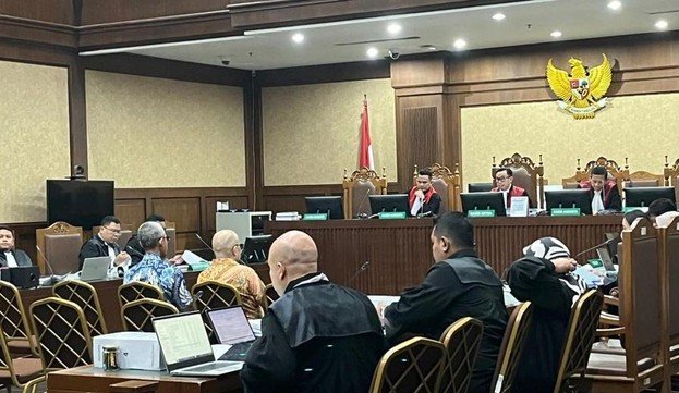 WA ‘Mr K’ Dibuka di Sidang, Eks Dirut Taspen Iqbal Latanro Ngaku Serba Salah Menjawab 1 sidang kasus investasi fiktif pt taspen 1753698430529 169