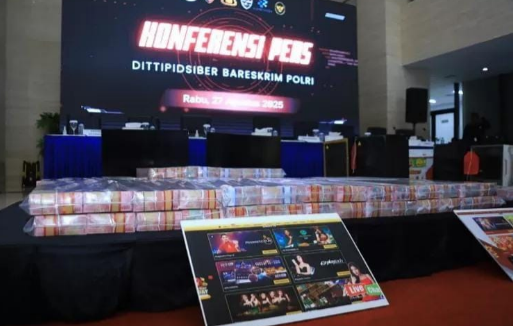 Polri Bongkar Sindikat Judi Online Internasional 3 Tersangka Ditangkap, Uang Rp16,4 Miliar Disita 1 Screenshot 2025 08 28 114231
