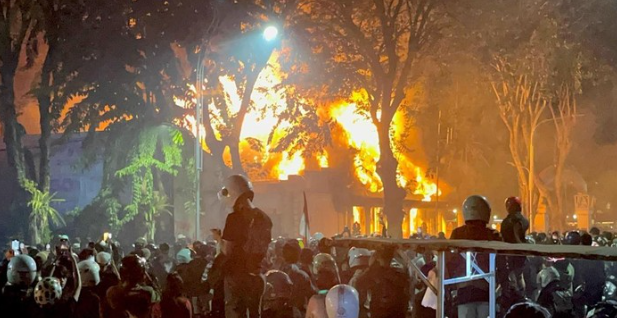 Penyelidikan Pembakaran Gedung Grahadi Mulai Temukan Titik Terang 10 Screenshot 2025 09 01 085329