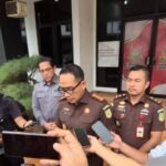 Kejari Bekasi Tetapkan Empat Tersangka Korupsi Dana Desa Sumberjaya, Kerugian Negara Capai Rp 2,6 Miliar 3 WhatsApp Image 2025 09 12 at 06.28.44 560ede67