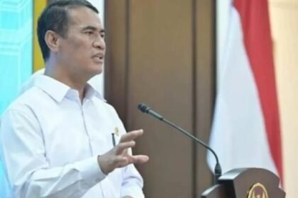 Presiden Prabowo Tunjuk Menteri Pertanian Amran Sulaiman Rangkap Jabatan sebagai Kepala Bapanas 10 WhatsApp Image 2025 10 11 at 08.39.44