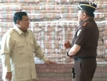 Kejagung Setor Rp13 Triliun Hasil Sitaan Kasus CPO ke Negara di Hadapan Presiden Prabowo 10 WhatsApp Image 2025 10 20 at 18.53.26 1