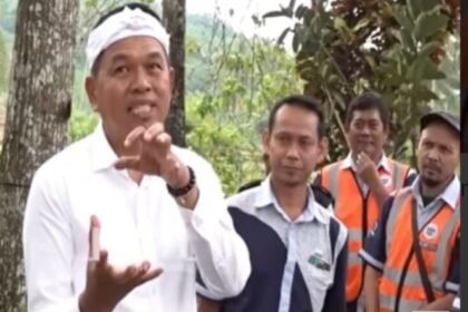 Gubernur Jabar Dedi Mulyadi Ancam Tak Perpanjang Izin Air Tanah Aqua Jika Masih Gunakan Truk ODOL 3 WhatsApp Image 2025 10 24 at 12.42.43