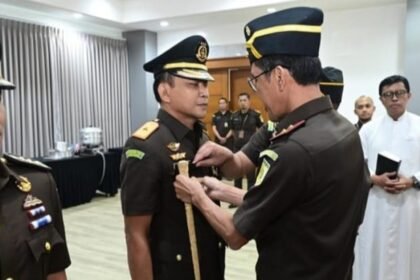 Kejati Jabar Lantik 16 Kajari dan 9 Pejabat Baru, Kajati Hermon Dekristo Tekankan Integritas dan Tanggung Jawab 10 WhatsApp Image 2025 10 29 at 13.44.21