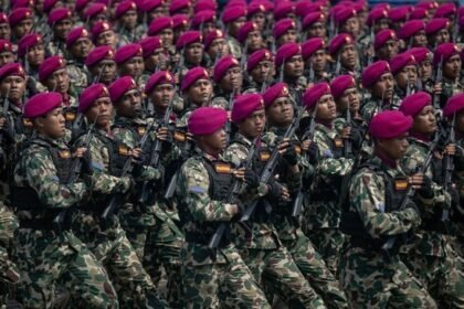 Anggota TNI Tidak Disiplin Bisa Dikenakan Sanksi Turun Pangkat. 3 defile dan atraksi di peringatan hut ke 80 tni 1759644889129 169