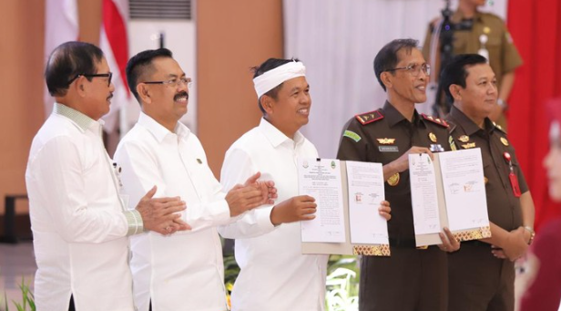 Kejagung dan Pemprov Jabar Teken MoU Penerapan Pidana Kerja Sosial: Dorong Pemidanaan yang Edukatif dan Humanis 1 Screenshot 2025 11 04 174204
