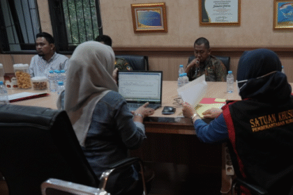 Kejati Sulsel Geledah Tiga Kantor untuk Bongkar Dugaan Korupsi Pengadaan Bibit Nanas Rp60 Miliar 10 Screenshot 2025 11 21 104050