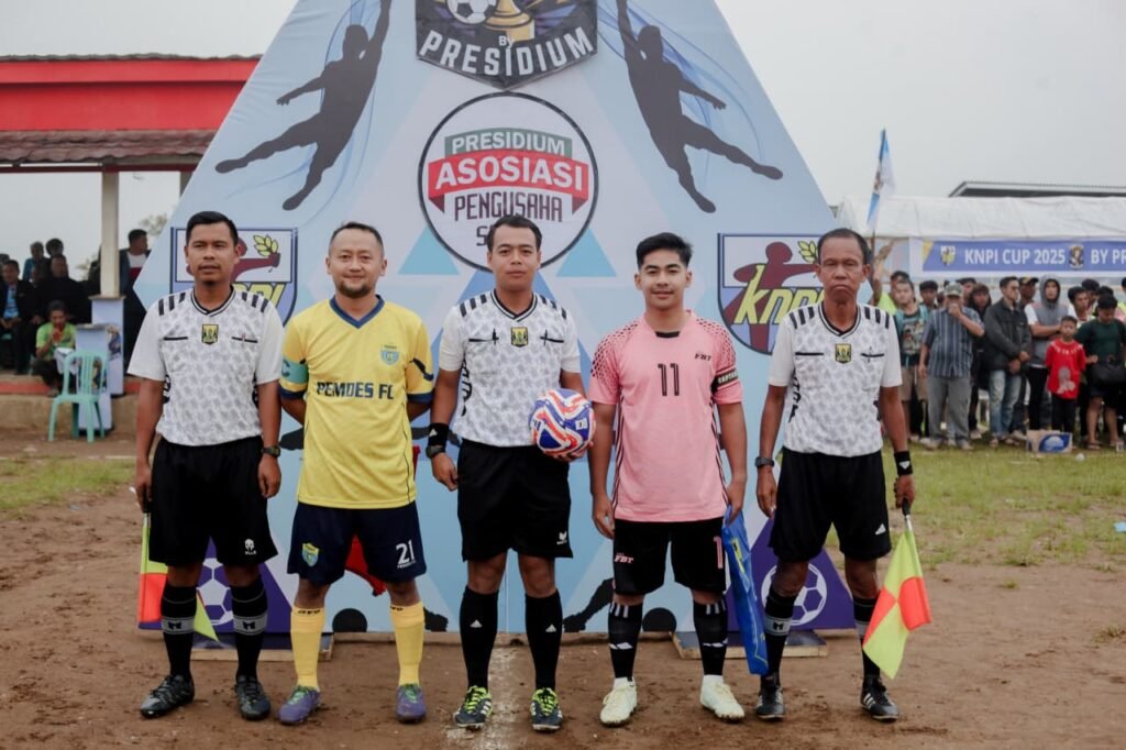 Semangat Pemuda Menggema di Kabandungan: KNPI Cup By Presidium Resmi Dibuka di Hari Pahlawan 3 WhatsApp Image 2025 11 10 at 20.39.38 1