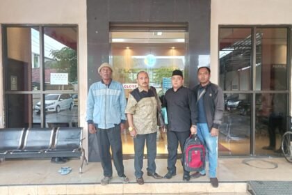 Diduga Kongkalikong Dengan Mafia Tanah, BPN Sumenep Permainkan Warga Kebunan Beserta Pengacara 3 WhatsApp Image 2025 11 20 at 18.06.12 95819eaf