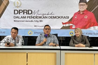Anggota DPRD Jabar Muhammad Jaenudin Beri Pendidikan Demokrasi kepada Siswa SMA Negeri 1 Kota Sukabumi 2 WhatsApp Image 2025 11 24 at 19.58.42