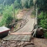 Warga KP Cibeuning Antusias Bangun Jembatan Sementara Setelah Jembatan Utama Ambruk 5 WhatsApp Image 2025 11 26 at 10.28.00