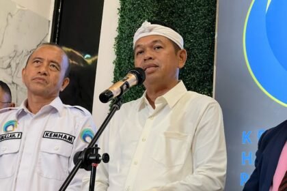 Berita: Dedi Mulyadi Buka Suara Soal Pemeriksaan Wakil Wali Kota Bandung oleh Kejari 1 dedi mulyadi barak militer 1746707196