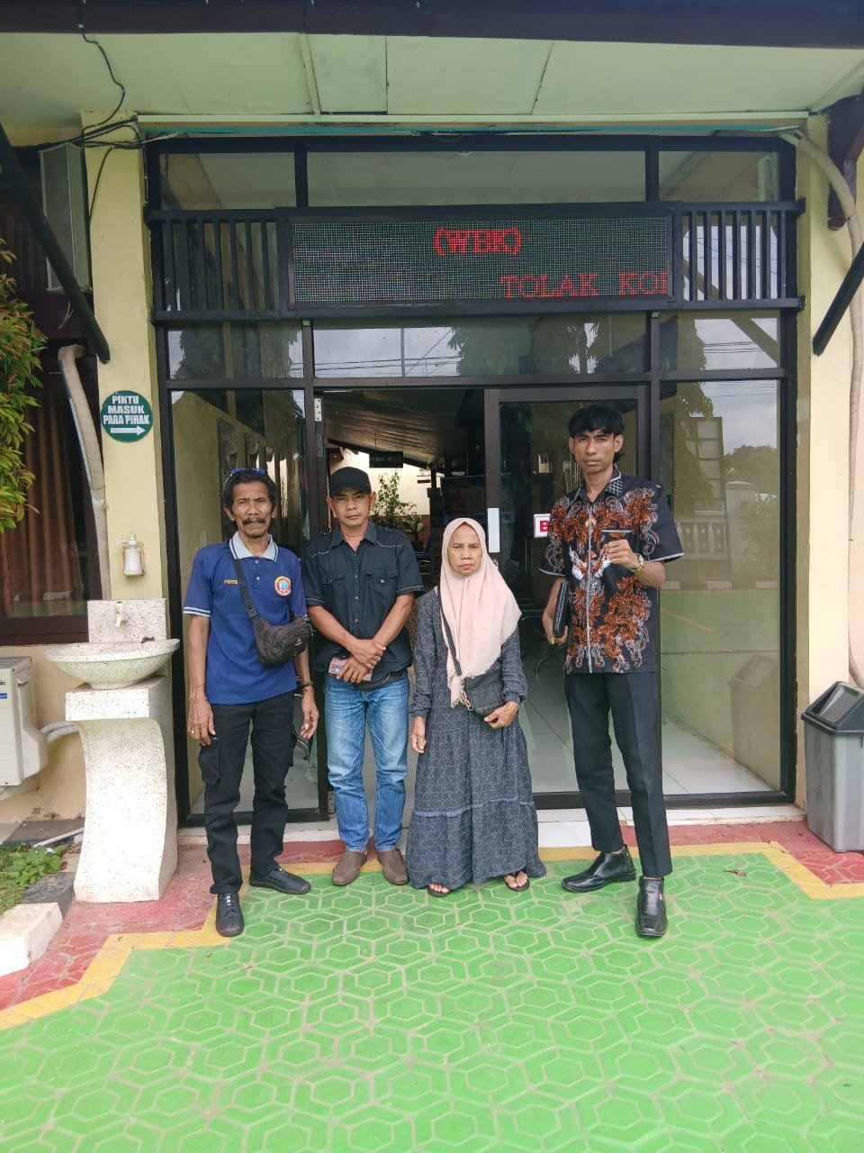 Ibu Masturiah Minta Kembali Tanah Warisan Orang Tuanya yang di Kuasai sepupunya. 1 WhatsApp Image 2025 12 17 at 11.58.15 AM 1