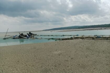 Pengerukan Pasir di Pantai Talage Deje di Duga dibiarkan Bertahun-Tahun di Desa Angon-angon Dipertanyakan 7 WhatsApp Image 2025 12 24 at 11.53.38 AM