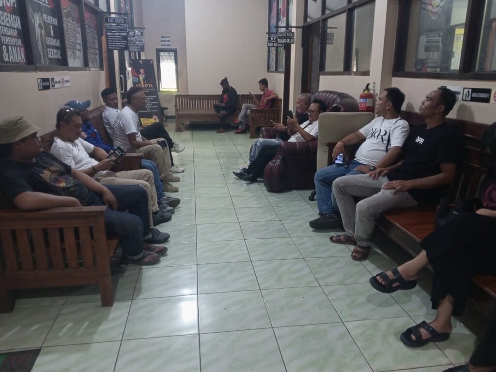 Diduga Ancam Warga Lewat Voice Note, Oknum Mengaku Wartawan Dilaporkan ke Polisi 2 WhatsApp Image 2025 12 24 at 15.57.56