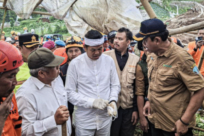 Dedi Mulyadi Janji Biayai Pendidikan Anak Polisi Gugur di Bandung Barat hingga Kuliah 4 Screenshot 2026 01 28 193406