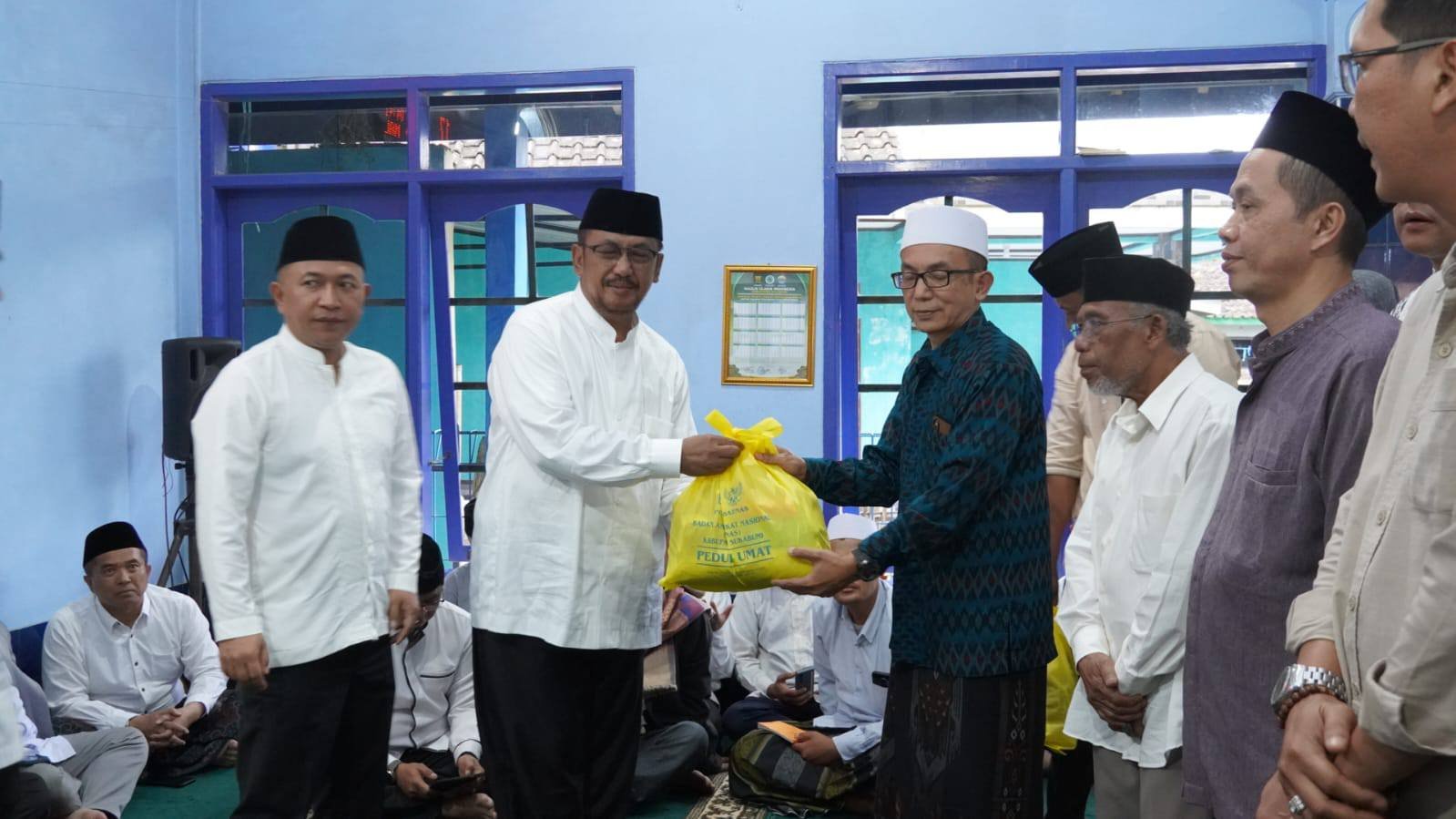 Muhibah Ketiga Ramadan, Bupati Asep Japar Tegaskan Komitmen Beasiswa Demi Wujudkan Generasi Emas 1 643550406 1325741492921019 8988430470475429571 n