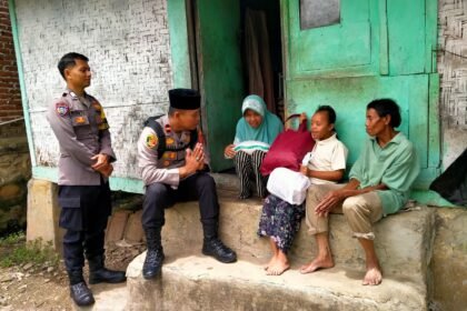 Wujud Kepedulian Polri, Kapolsek Cangkuang Salurkan Bantuan Langsung ke Warga Miskin Ekstrem 9 WhatsApp Image 2026 02 25 at 1.17.24 PM