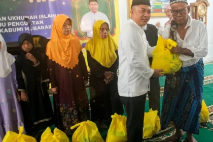 Wabup Sukabumi Tegaskan Keterbukaan terhadap Kritik dalam Muhibah Ramadhan ke-4 di Simpenan 7 1772549485767