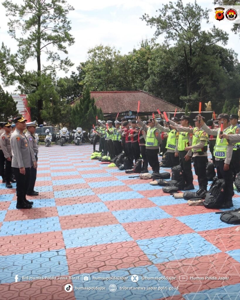 Polres Subang Gelar Apel Pengecekan Personel dan Kendaraan Dinas Jelang Ops Ketupat Lodaya 2026 3 WhatsApp Image 2026 03 06 at 05.29.31