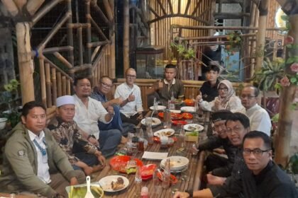 Silaturahmi Ramadan SMSI Sukabumi Raya: Bukber Hangat yang Melahirkan Panitia Pelantikan Pengurus 2025–2028 3 WhatsApp Image 2026 03 08 at 8.38.26 PM
