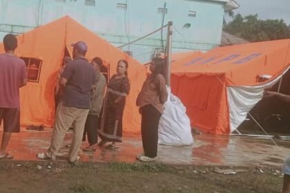 Tanah Bergeser di Kampung Cijambe Bantargadung, 90 Rumah Roboh dan Ratusan Warga Mengungsi 2 WhatsApp Image 2026 03 11 at 04.24.01