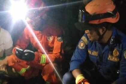 Di Hari Kedua Lebaran, Ular Sanca 2,5 Meter Buat Heboh Warga RT 06 RW 19 Abadijaya, Sukmajaya, Depok 9 WhatsApp Image 2026 03 23 at 12.52.05