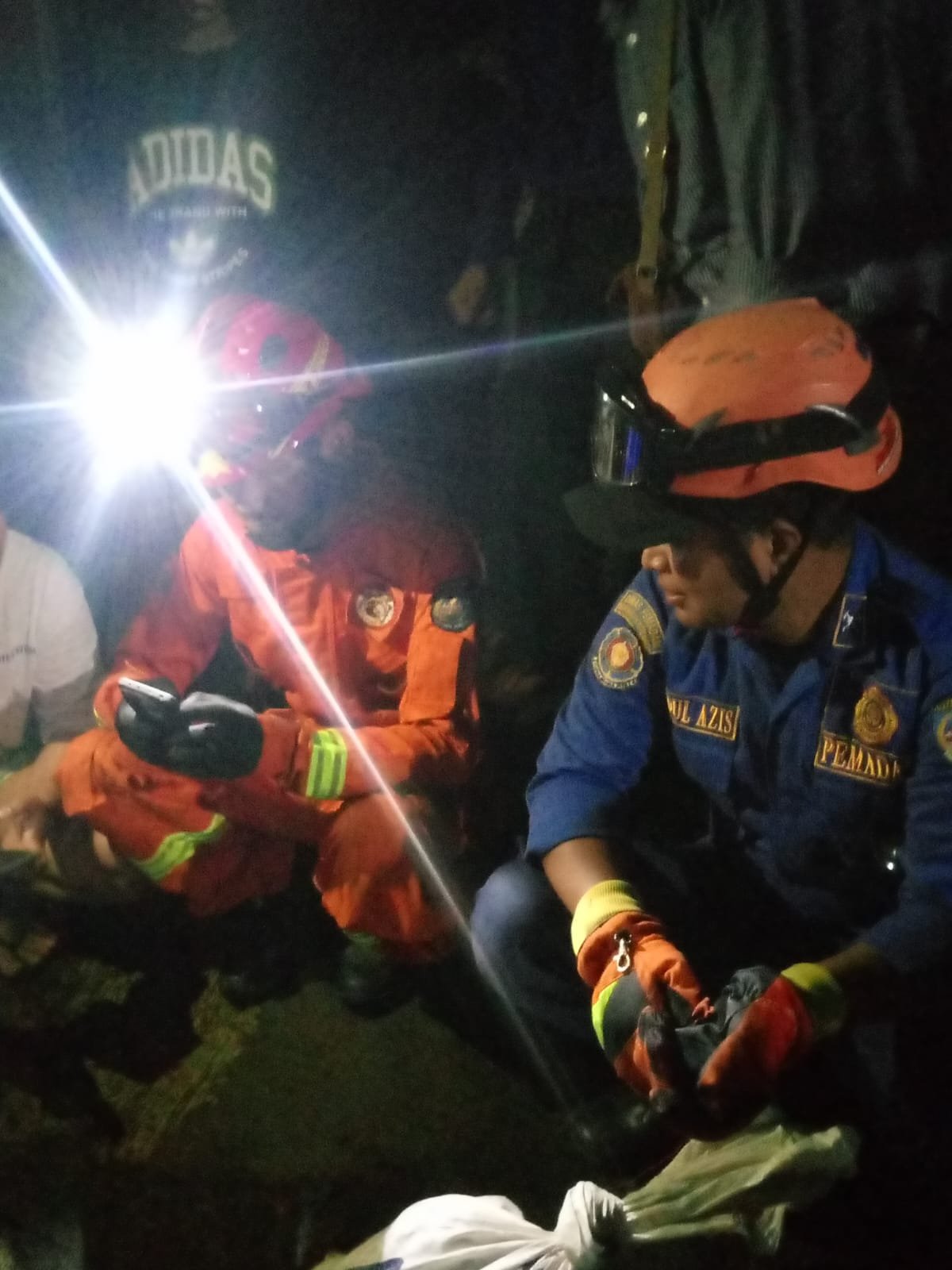 Di Hari Kedua Lebaran, Ular Sanca 2,5 Meter Buat Heboh Warga RT 06 RW 19 Abadijaya, Sukmajaya, Depok 1 WhatsApp Image 2026 03 23 at 12.52.05