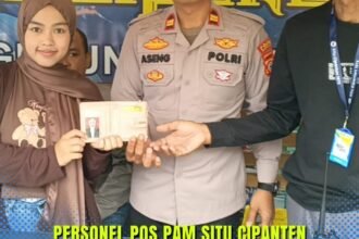 Personel Pos Pam Situ Cipanten Tunjukkan Kejujuran, Dompet Wisatawan Dikembalikan Utuh 7 WhatsApp Image 2026 03 26 at 16.26.41