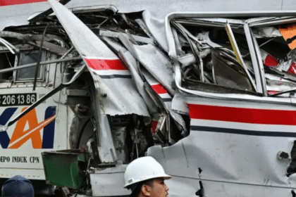Tragedi Bekasi Timur: Tabrakan KRL dan KA Argo Bromo Anggrek Tewaskan 15 Penumpang 2 Screenshot 2026 04 29 094009