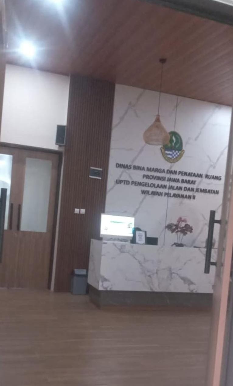 Dugaan Praktik “Vendor Tetap” dan Lemahnya Pengawasan, Jalan Rusak Sukabumi Disorot 1 WhatsApp Image 2026 04 08 at 10.57.25 AM