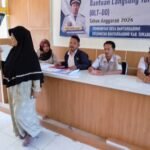 Pemdes Bantargadung Salurkan BLT Dana Desa 2026 kepada 50 KPM 3 WhatsApp Image 2026 04 15 at 10.38.35 AM