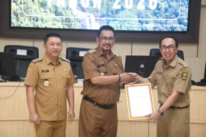 Bupati Sukabumi Tegaskan Disiplin ASN dan Genjot PAD di Tengah Efisiensi Anggaran 8 WhatsApp Image 2026 04 21 at 2.55.53 PM