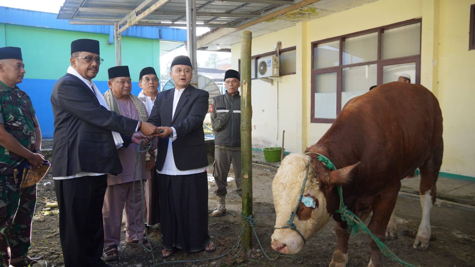 Idul Adha 1447 H, Bupati Sukabumi Tekankan Pentingnya Empati, Gotong Royong, dan Kepedulian Sosial 1 708939001 1399157702246064 1461674478055936067 n