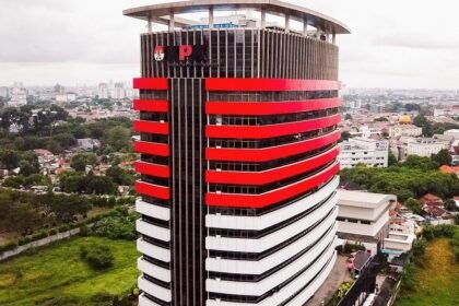 OTT KPK Merembet ke BPK, Lima ASN Diperiksa Intensif Terkait Dugaan Suap Temuan Audit Pengadaan di Muara Enim 27 KPK Tetap Berwenang Menangani Tindak Pidana Korupsi di BUMN image large
