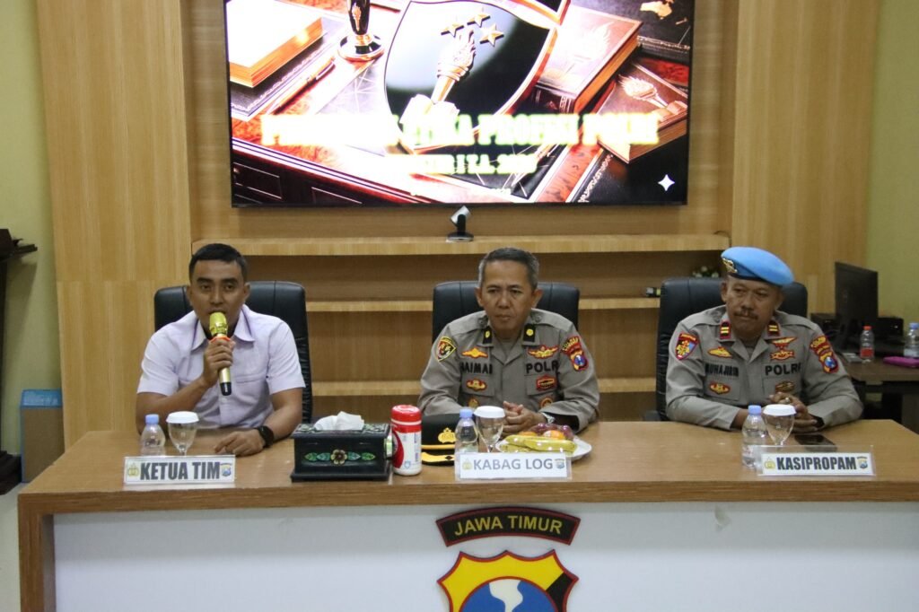 Perkuat Profesionalisme Anggota, Tim Propam Polda Jatim Gelar Pembinaan Etika Profesi di Polres Sumenep 2 WhatsApp Image 2026 06 09 at 15.20.37