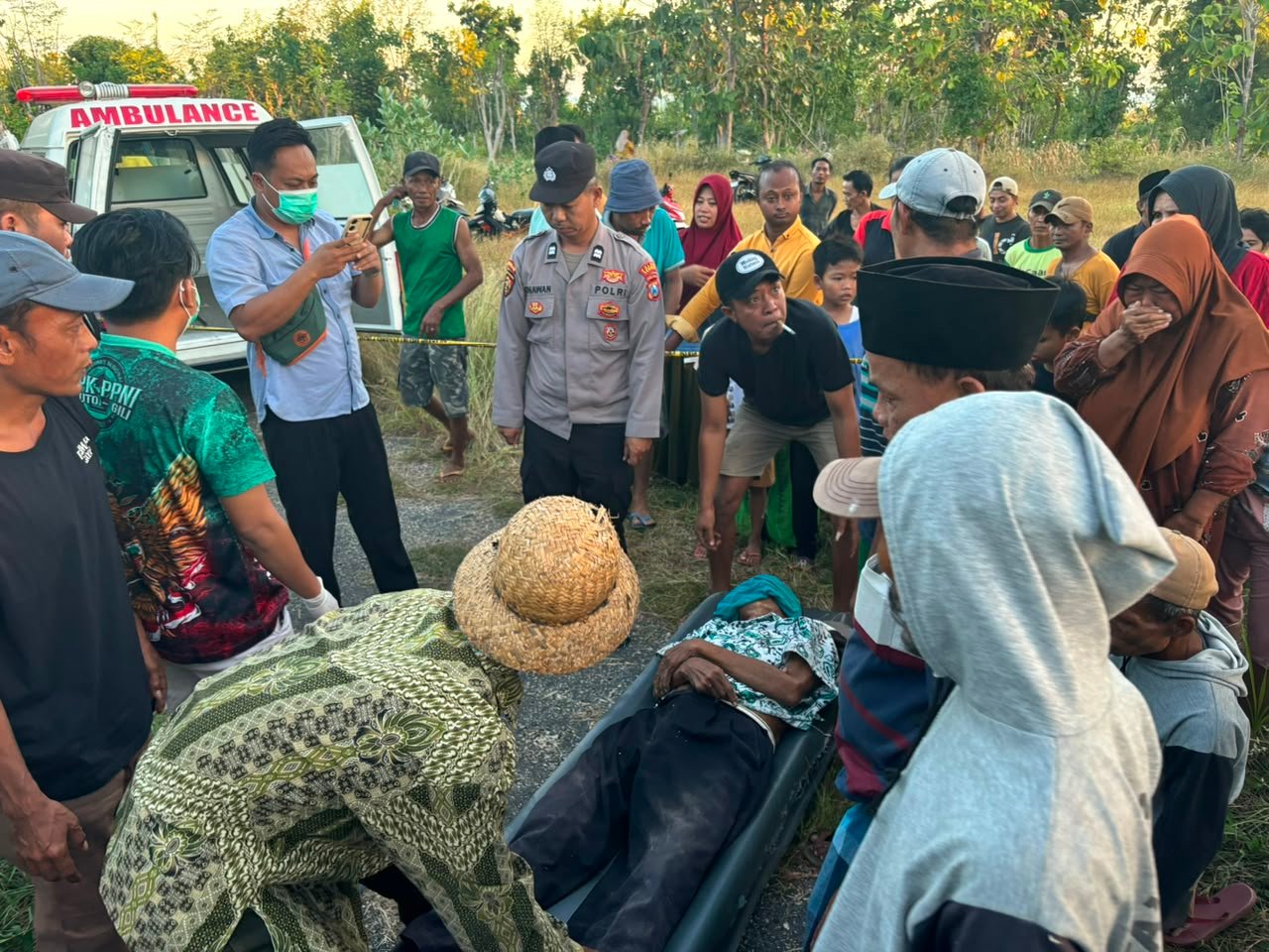 Warga Lobuk Ditemukan Meninggal Dunia di Jalan Desa, Polsek Bluto Lakukan Olah TKP dan Penyelidikan 1 WhatsApp Image 2026 06 12 at 11.27.31 1