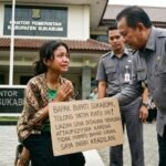 Terhalang Masa Depan, Puluhan Anak Yatim dan Keluarga Miskin Mengadu ke Bupati Sukabumi Soal Ijazah Ditahan. 3 WhatsApp Image 2026 06 17 at 9.06.52 AM